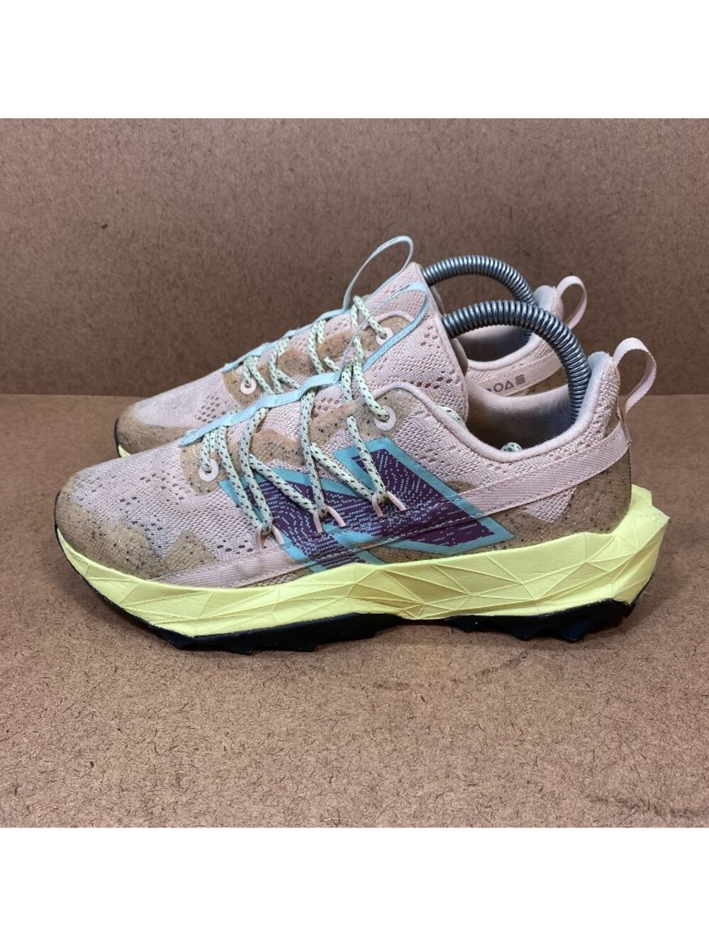 New Balance Womens Tektrel Trail Running Shoes SZ 8 Dark Vintage Rose Limelight